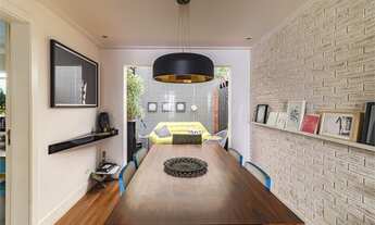 Imagem 4: Casa de condomínio para venda tem 290 metros quadrados com 4 quartos