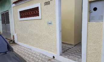 Imagem: Nilópolis, casa de um quarto na rua Dulce