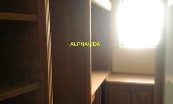 Imagem 4: Excelente casa em condomínio fechado, especial para retrofit, com 4 dorm, sendo 2 suites