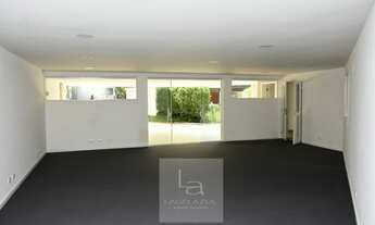 Imagem 4: Casa de condomínio sobrado para aluguel e venda possui 430 metros quadrados com 3 quartos