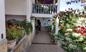 Imagem 2: Casa a venda com 04 quartos, suite, varanda e quintal, no centro de Santa Luzia