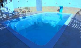 Imagem: Linda casa na rua da praia em Arraial do