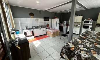 Imagem 2: Casa com amplo terreno e edícula no bairro Tapera - Florianópolis