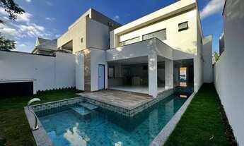 Imagem 3: Casa de condomínio sobrado para aluguel possui 315 metros quadrados com 4 quartos