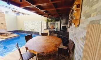 Imagem: Casa com piscina nos Bancários