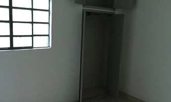 Imagem 4: Casa 02 Quartos - Ótima Localização - Próximo a Comércio e Transporte