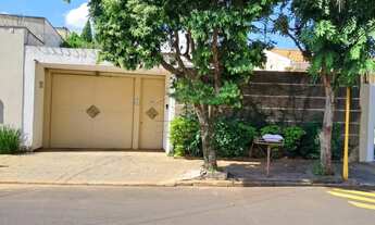 Imagem: Casa ampla com ótima localização - OPORTUNIDADE!