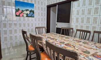 Imagem 5: Casa térrea com pátio aos fundos