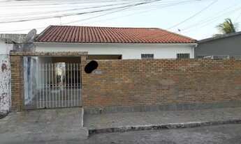 Imagem: Casa lajeada à venda, possui 131 metros