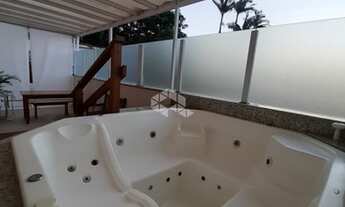 Imagem 2: Apartamento para venda possui 107 metros quadrados com 2 quartos em Agronômica - Florianóp