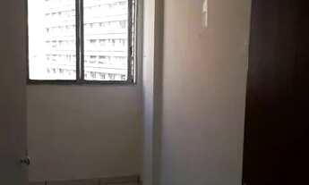 Imagem: 2 dormitórios, 1 banheiro. No prédio