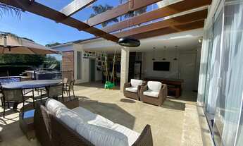 Imagem 2: Casa de alto padrão com 4 suítes, em condomínio, à venda no Vale dos Pinheiros, Nova Fribu