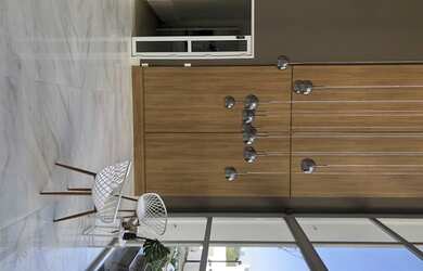 Imagem 2: Oportunidade Quarto e sala reformado e mobiliado em Alphaville andar alto pronto para mora