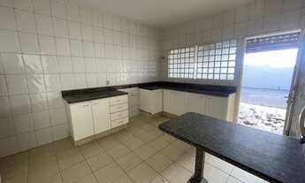 Imagem 2: Casa com 3 quartos - Bairro Cidade Jardim em Goiânia