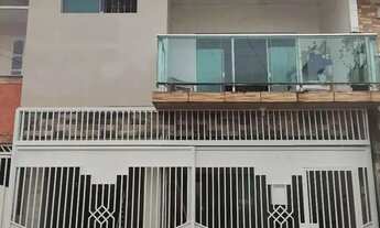 Imagem: Casa de 2 Pavimentos na Pedreira 4 Quartos