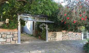 Imagem: Casa muito bem localizada com terreno extenso