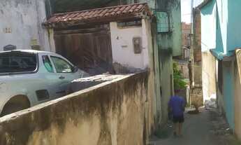 Imagem: ZAP casa em Pituaçu 2/4 com garagem área