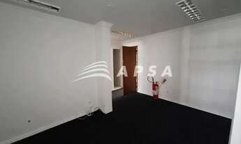 Imagem 7: EXCELENTE OPORTUNIDADE NO CORAÇÃO DA CIDADE: SALA COMERCIAL ESPAÇOSA EM ANDAR ALTO, COM SE