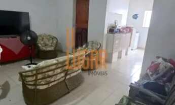 Imagem 7: Casa de 2 pavimentos para aluguel ou venda, com 5 quartos e garagem