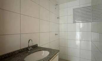 Imagem 5: Apartamento com armários planejados sendo 3 quartos 1 suíte e sacada