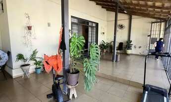 Imagem 2: Imóvel para venda possui 187 metros quadrados com 3 quartos em Feliz - Goiânia - GO