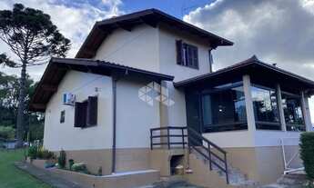 Imagem 5: Casa com piscina e amplo terreno