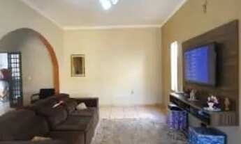 Imagem 5: Casa de alto padrão com 3 dormitórios no Parque Residencial Cândido Portinari