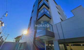 Imagem 2: Área Privativa com 3 quartos, suíte e 4 vagas de garagem no bairro Santa Amélia