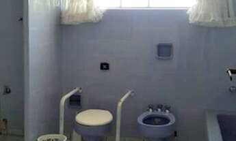 Imagem 6: EXCELENTE CASA TÉRREA À VENDA! IDEAL PARA CLÍNICAS, CONSULTÓRIOS, ESCOLAS, ETC