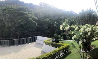 Imagem 4: Casa 4 Dormitórios com Aproximadamente 310m² de Construção e 720m² de Área Total, no Condo