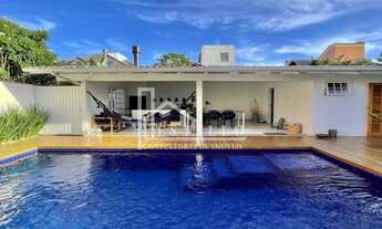 Imagem: FLORIANÓPOLIS - Casa Padrão - JURERÊ