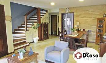 Imagem 1: Belíssimo sobrado à venda com 4 quartos e espaço gourmet com piscina, no Taubaté Village