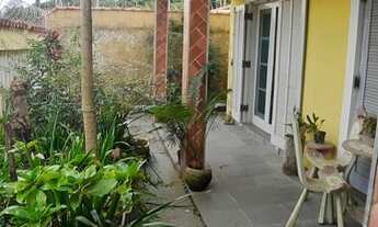 Imagem 2: Casa para Venda em Itanhaém, Jardim Grandesp, 5 dormitórios, 2 suítes, 4 banheiros, 3 vaga