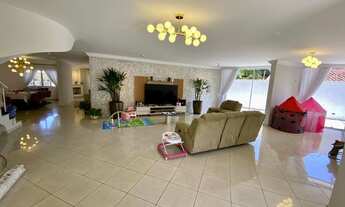 Imagem 4: Casa Sobrado para venda possui 824 metros quadrados com 5 quartos em Interlagos - São Paul