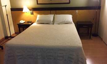 Imagem 1: Flat para aluguel possui 40 metros quadrados com 1 dormitório e 1 vaga em Alphaville - Bar