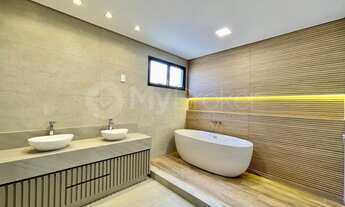 Imagem 2: Casa de condomínio para venda com 450 metros quadrados com 4 quartos