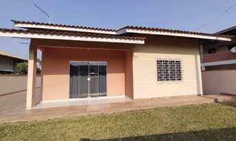 Imagem 4: 1752 Casa em Alvenaria no Bairro Costeira, com piscina, distante 100mts da lagoa