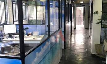 Imagem 4: Prédio próximo a estação do metro, em área de estacionamento fácil e com acesso rápido par