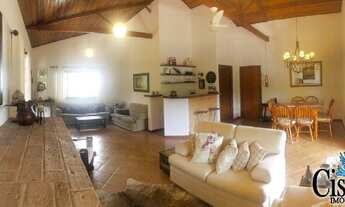 Imagem 6: Casa 4 Dormitórios com Aproximadamente 310m² de Construção e 720m² de Área Total, no Condo