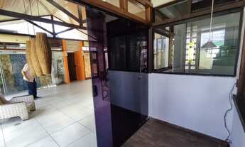 Imagem 6: Casa ESQUINA na Amintas Barros com portas e janelas em Ipê