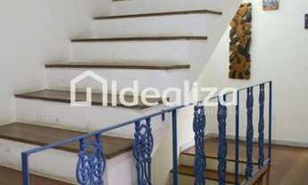 Imagem 2: Casa para Venda em Teresópolis, Várzea, 4 dormitórios, 1 suíte, 3 banheiros, 5 vagas