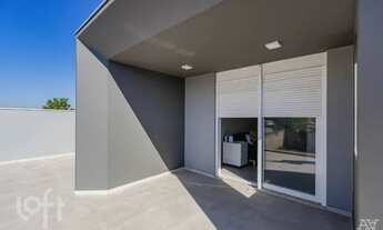 Imagem 2: Casa à venda em Niterói com 285 m², 3 quartos, 1 suíte, 2 vagas