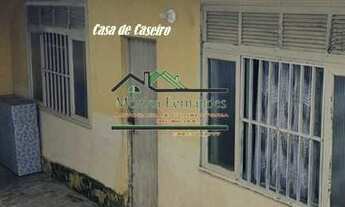 Imagem 2: Casa com 3 Pavimentos (sendo o 3º Terraço com Vista da Praia), Podendo ser uma Pousada. Bo