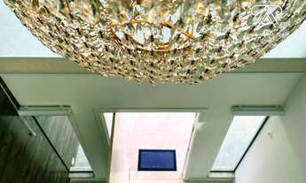 Imagem 2: Muito estilo e sofisticação neste sobrado de refinado estilo provençal contemporâneo, ÚNIC