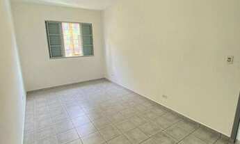 Imagem 6: Casa independente com vaga coberta e sala ampla para locação