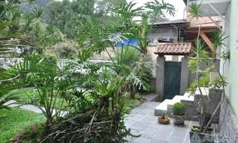 Imagem 2: Excelente Residência no Bingen - Entrar e Morar!