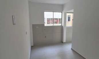 Imagem: Ensolarado com 2 quartos e no primeiro andar