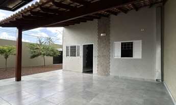 Imagem 3: Venda. Casa de esquina com espaço de terreno