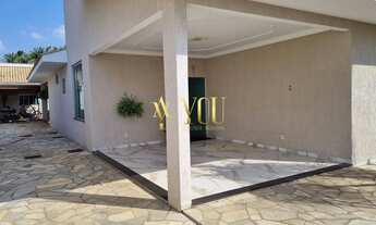 Imagem 2: Casa à venda com churrasqueira, hidromassagem e quintal gramado. Praça da Bíblia