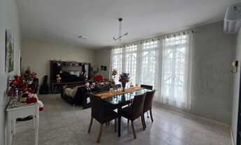 Imagem 2: Casa á venda com 05 quartos e 04 banheiros